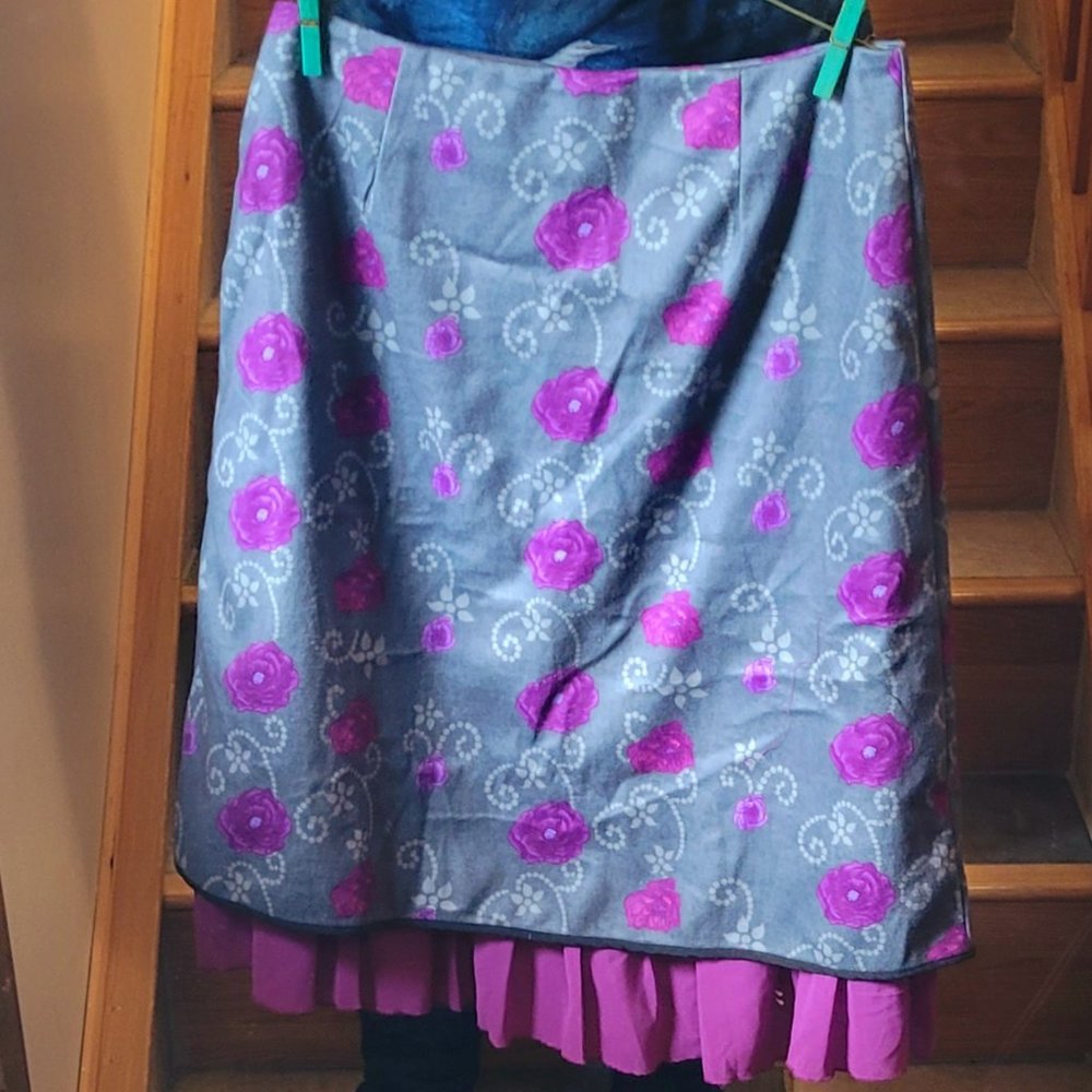 Gray skirt, purples roses pattern, size L